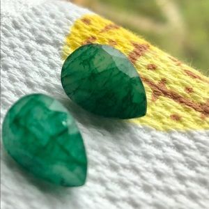 Pear Shape Loose Emerald Gemstone (Pair of 2)